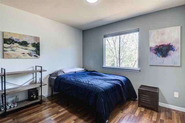 8904 W Hove LOOP, Austin, TX 78749