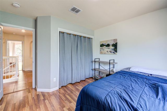 8904 W Hove LOOP, Austin, TX 78749