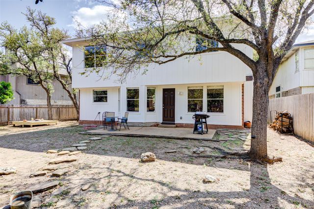 8904 W Hove LOOP, Austin, TX 78749