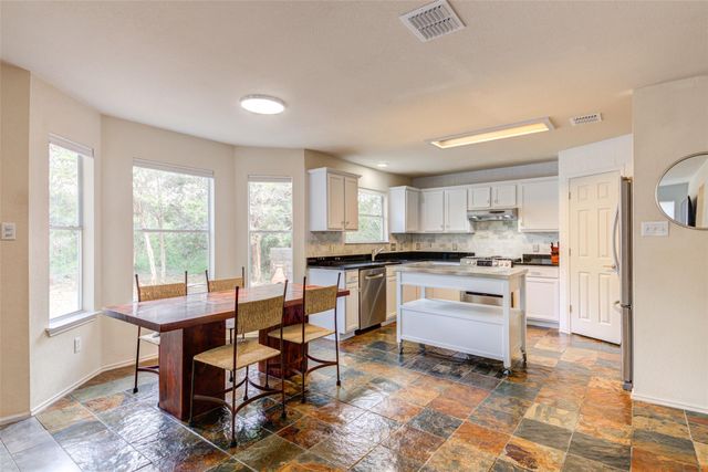 8904 W Hove LOOP, Austin, TX 78749