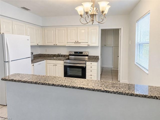 1294 Highlands DR, Naples, FL 34103