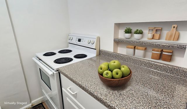 2606 W Balmoral Avenue 311, Chicago, IL 60625