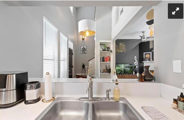 611 E 45th ST 25, Austin, TX 78751