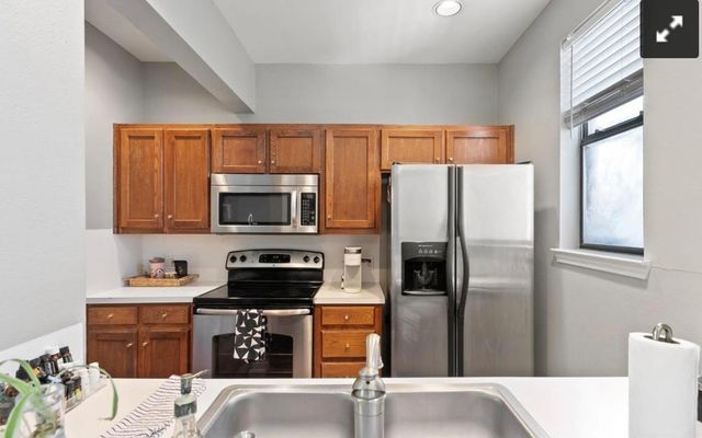 611 E 45th ST 25, Austin, TX 78751