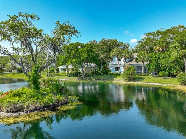 7330 36th Court, Vero Beach, FL 32967