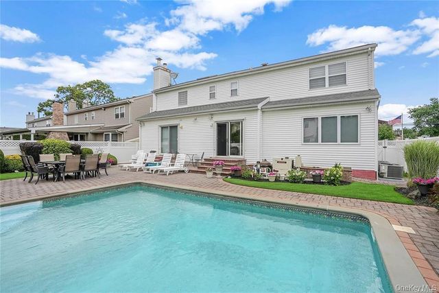 132 Atlantic Avenue, Massapequa Park, NY 11762