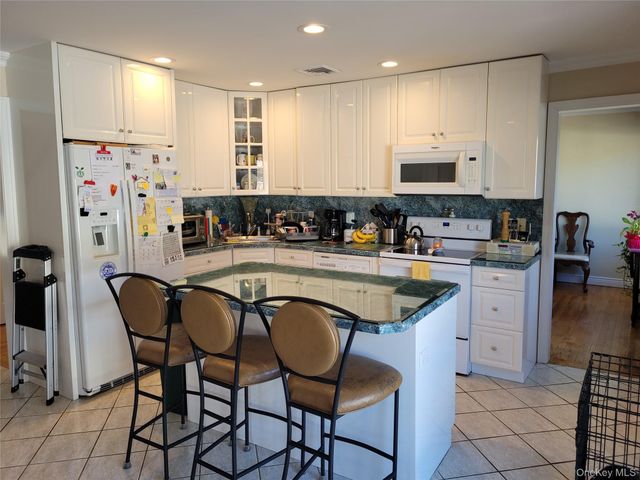 132 Atlantic Avenue, Massapequa Park, NY 11762