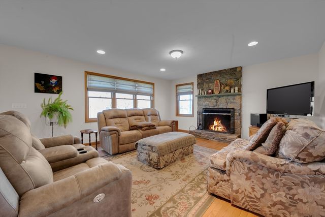 199 Prescott St, West Boylston, MA 01583