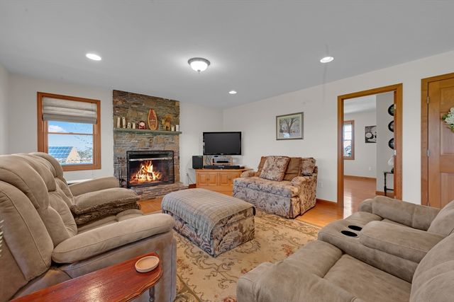 199 Prescott St, West Boylston, MA 01583