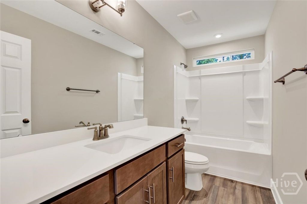 Image 17 of property listing at 238 Haisley Run, Guyton, GA 31312