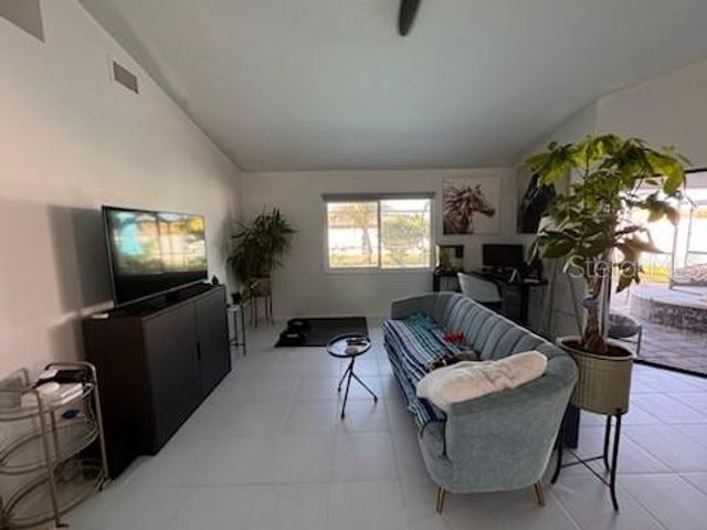 32 NE 13TH PLACE, Cape Coral, FL 33909