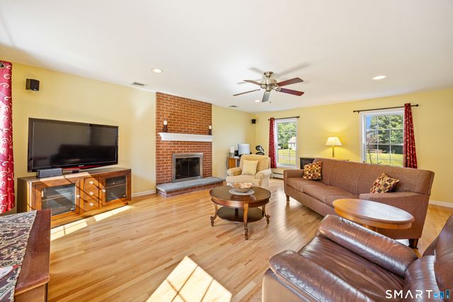 39 Old Farm Road, Plymouth, CT 06786