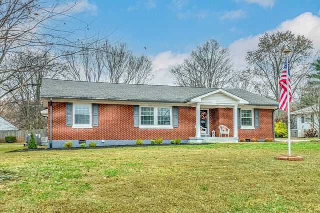 224 Admiral Cir, Lawrenceburg, TN 38464