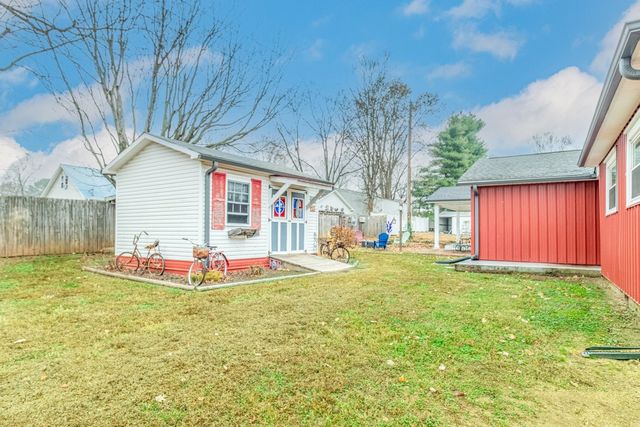 224 Admiral Cir, Lawrenceburg, TN 38464