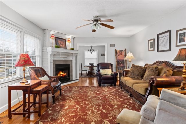 224 Admiral Cir, Lawrenceburg, TN 38464