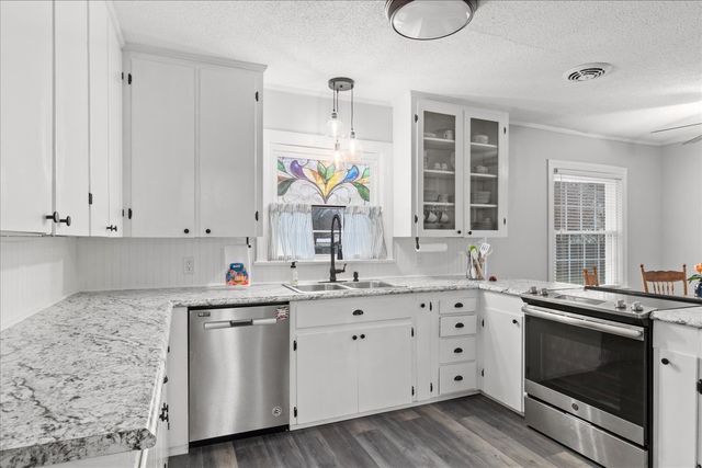 224 Admiral Cir, Lawrenceburg, TN 38464