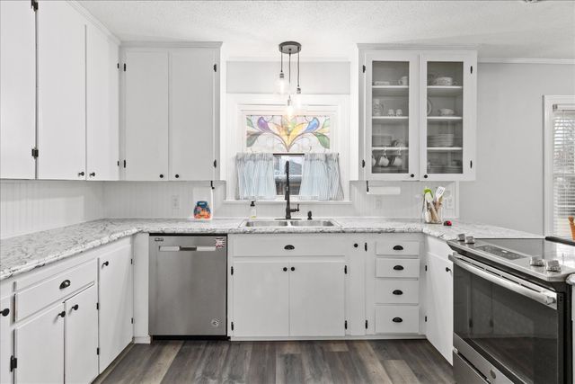 224 Admiral Cir, Lawrenceburg, TN 38464