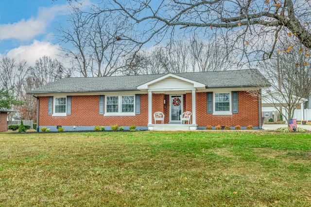 224 Admiral Cir, Lawrenceburg, TN 38464