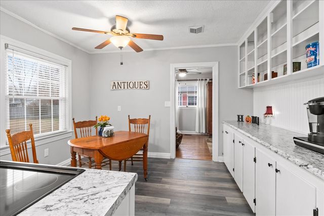 224 Admiral Cir, Lawrenceburg, TN 38464