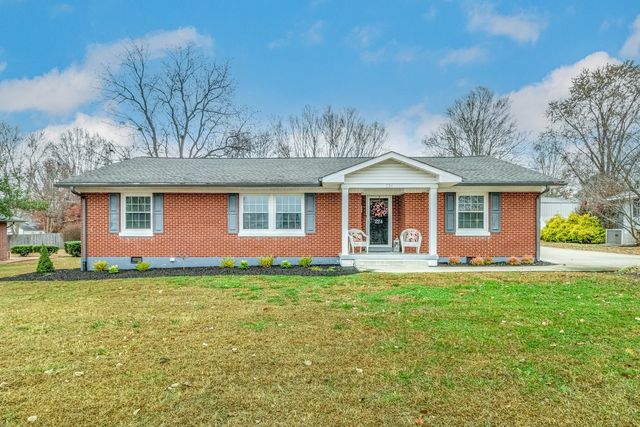224 Admiral Cir, Lawrenceburg, TN 38464