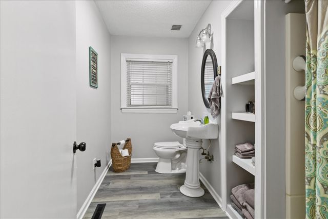 224 Admiral Cir, Lawrenceburg, TN 38464