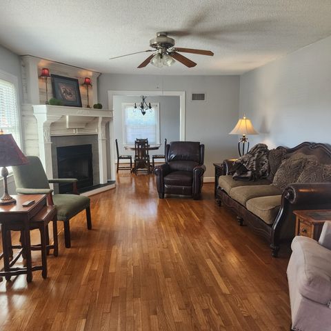 224 Admiral Cir, Lawrenceburg, TN 38464