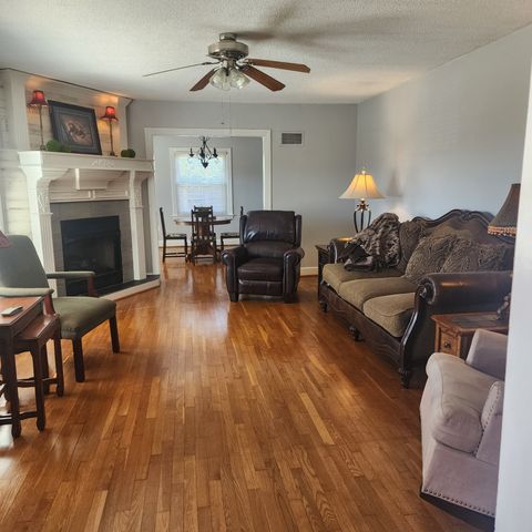 224 Admiral Cir, Lawrenceburg, TN 38464