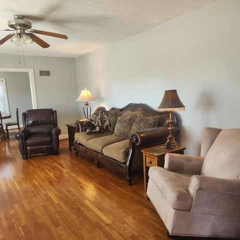 224 Admiral Cir, Lawrenceburg, TN 38464