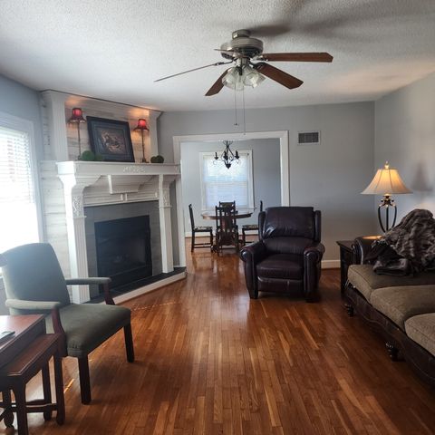 224 Admiral Cir, Lawrenceburg, TN 38464