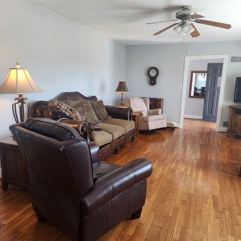 224 Admiral Cir, Lawrenceburg, TN 38464