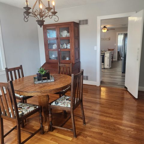 224 Admiral Cir, Lawrenceburg, TN 38464