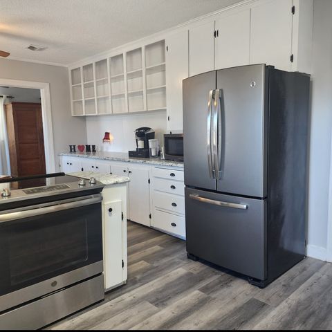 224 Admiral Cir, Lawrenceburg, TN 38464