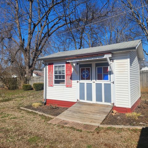 224 Admiral Cir, Lawrenceburg, TN 38464