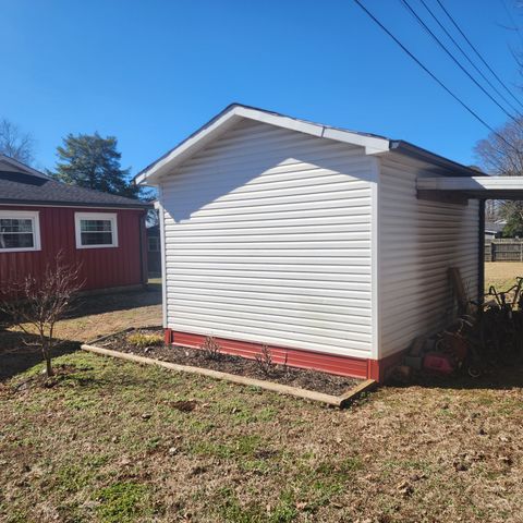 224 Admiral Cir, Lawrenceburg, TN 38464