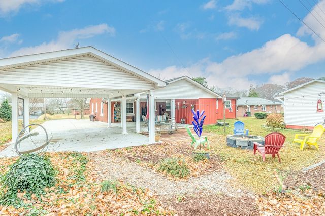 224 Admiral Cir, Lawrenceburg, TN 38464