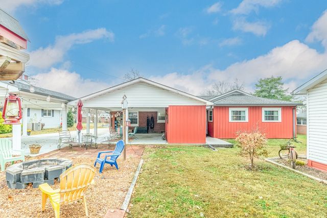 224 Admiral Cir, Lawrenceburg, TN 38464