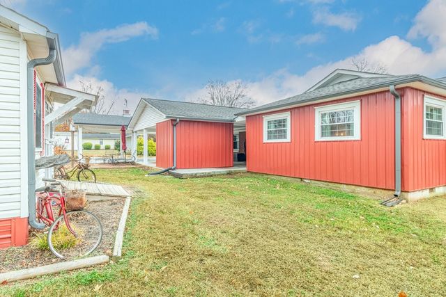 224 Admiral Cir, Lawrenceburg, TN 38464