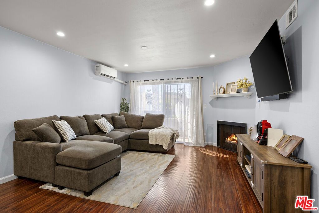 620 W Hyde Park Boulevard 103, Inglewood, CA 90302 — photo 3
