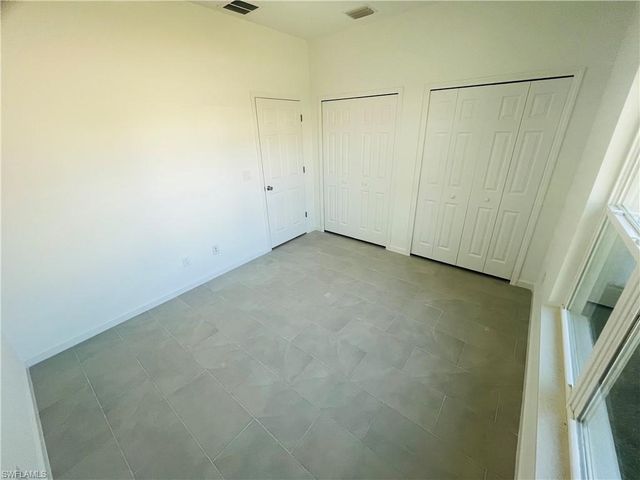 2709 8th ST SW, Lehigh Acres, FL 33976