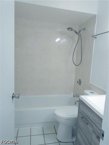 4705 SE 4th PL 5, Cape Coral, FL 33904