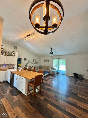 96 Kingswood Court, Greencastle, IN 46135