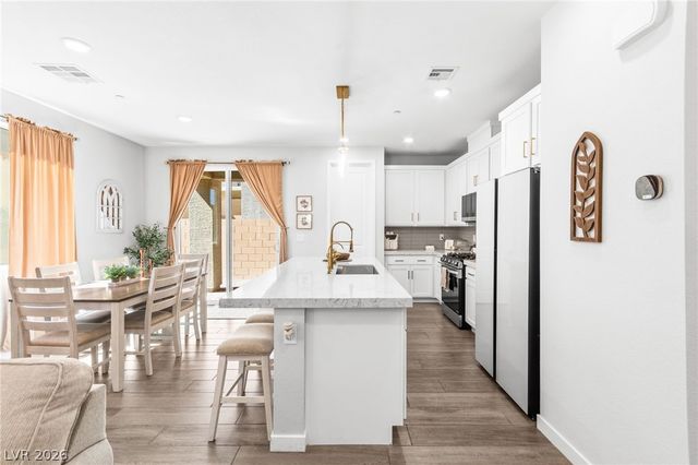 10757 Alamino Avenue, Las Vegas, NV 89166