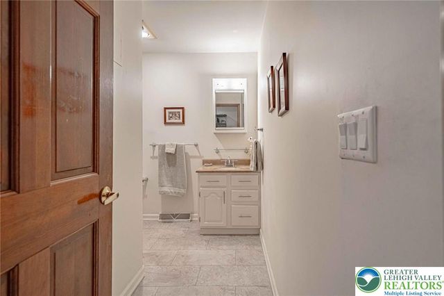 3838 Javalyn Court, Washington Twp, PA 18080