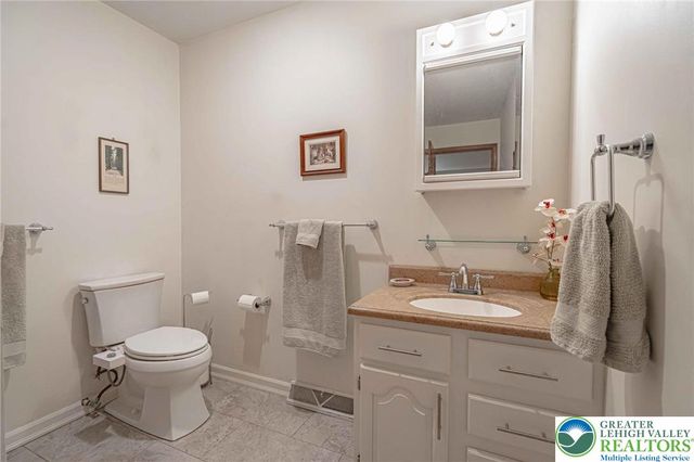 3838 Javalyn Court, Washington Twp, PA 18080