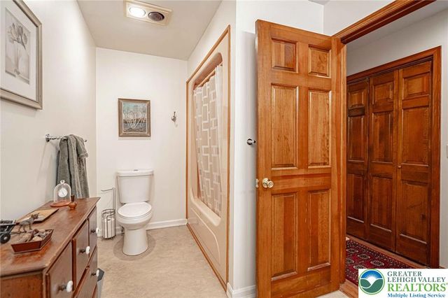 3838 Javalyn Court, Washington Twp, PA 18080