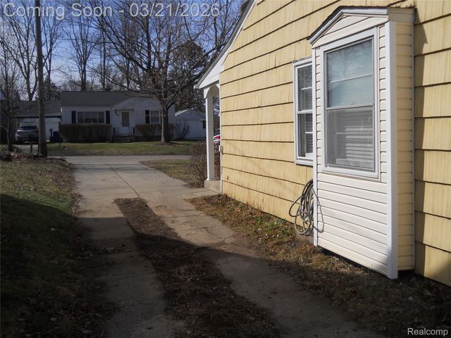 59 Camley Drive, Waterford Charter Township, MI 48328