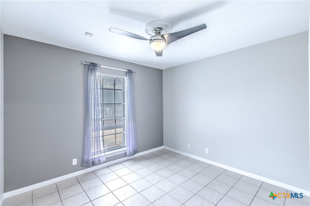 Image 17 of property listing at 18 Morgans Point Boulevard, Morgans Point Resort, TX 76513