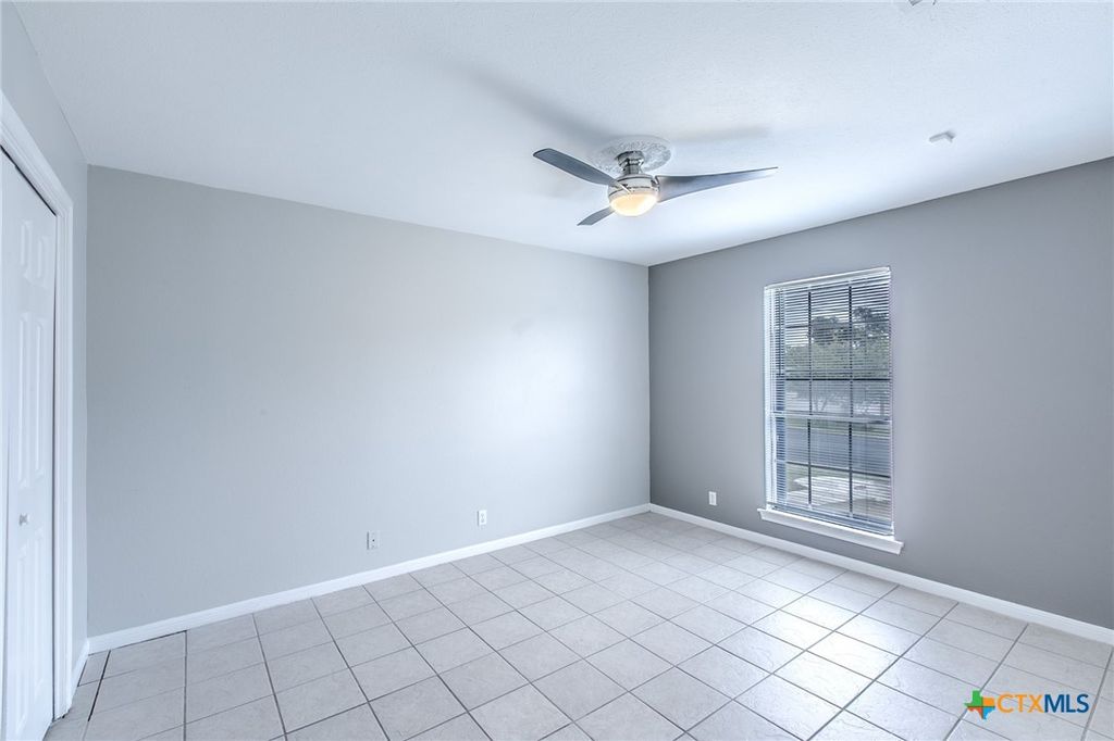 Image 18 of property listing at 18 Morgans Point Boulevard, Morgans Point Resort, TX 76513