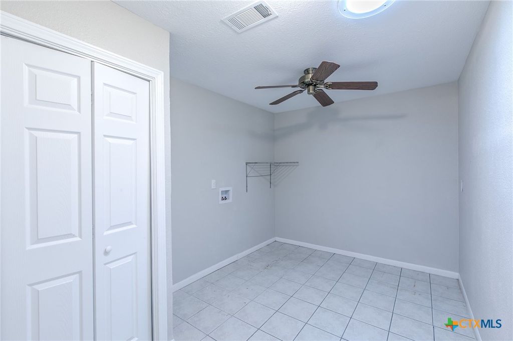 Image 20 of property listing at 18 Morgans Point Boulevard, Morgans Point Resort, TX 76513