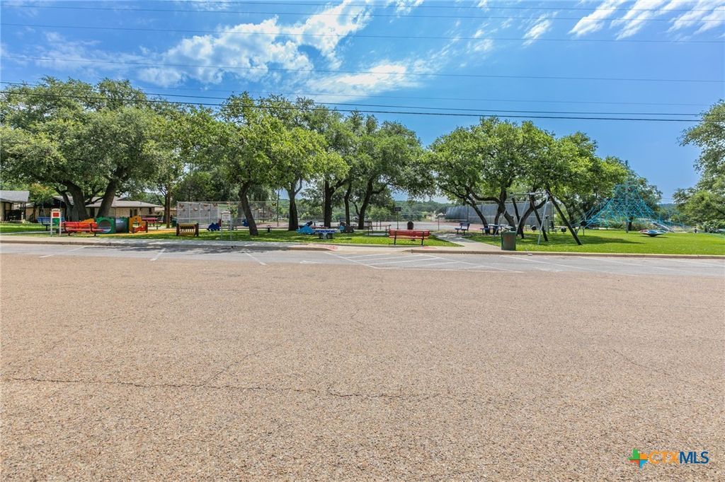 Image 26 of property listing at 18 Morgans Point Boulevard, Morgans Point Resort, TX 76513